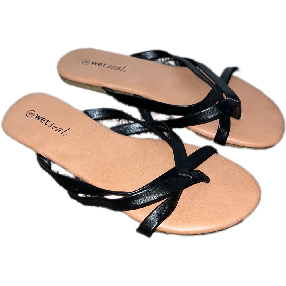 Wetseal Size 6 Women’s Tan & Black Flats